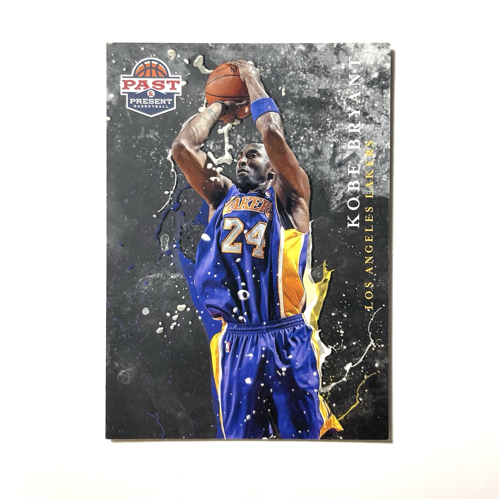 🏀 2012 Panini Past & Present Kobe Bryant “Raining 3’s” #6 – Los Angeles Lakers