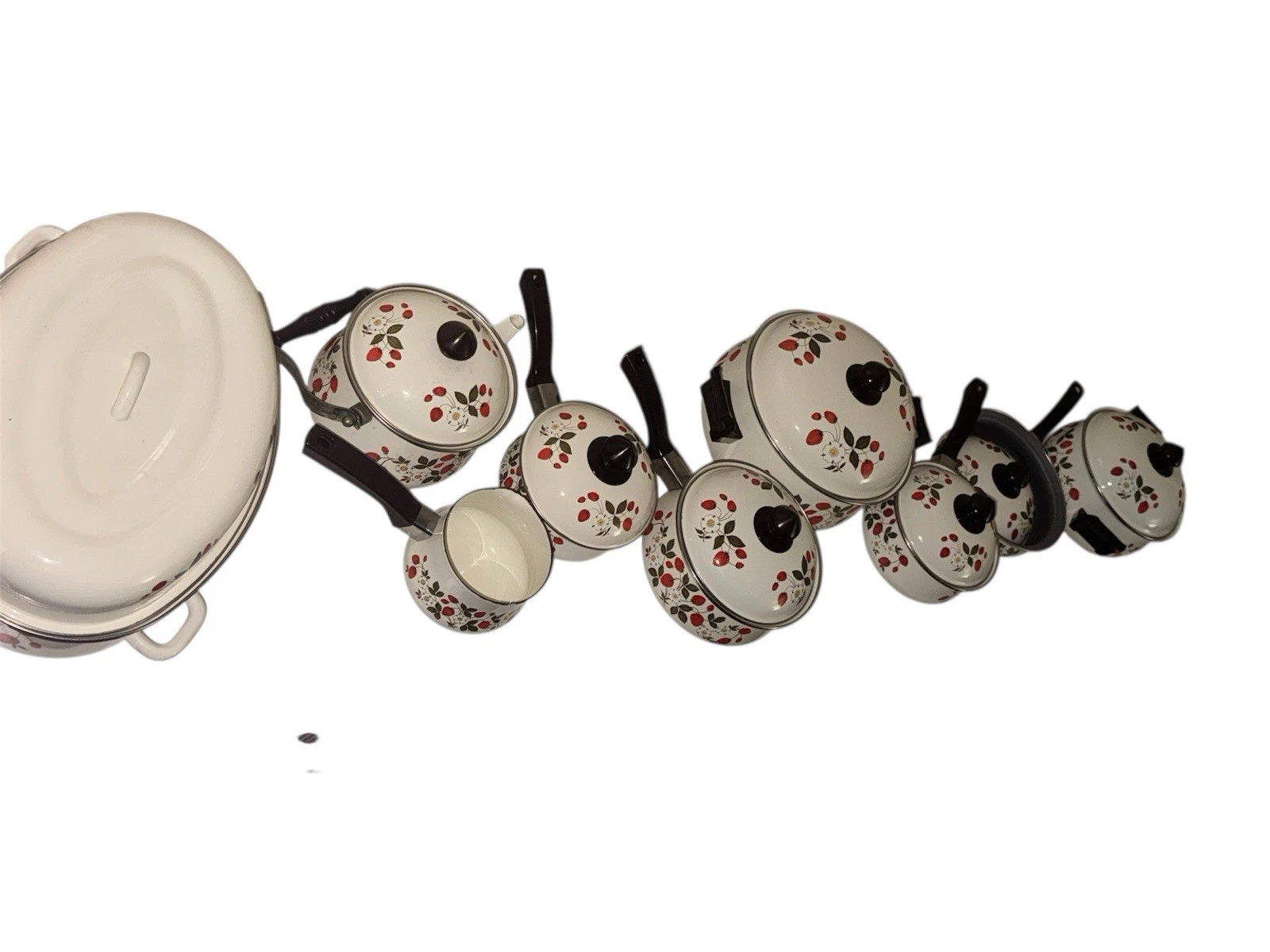 VINTAGE 17-Piece COMPLETE Set SHEFFIELD Enamelware STRAWBERRIES N CREAM Cookware