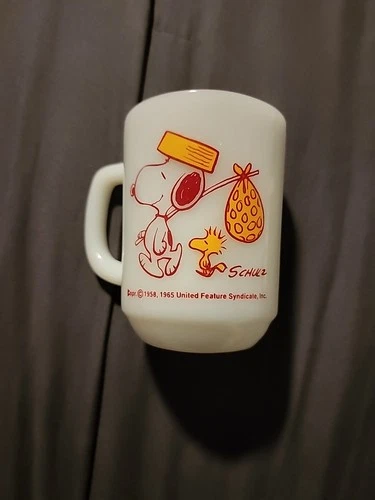 Vintage 60s Fire King Peanuts SNOOPY COME HOME Milk Glass Coffee Cup Mug Schultz