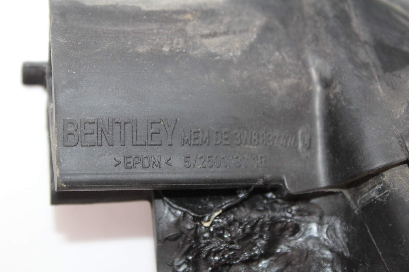 2003-2011 Bentley Continental GT Right Door Lower Window Molding Trim