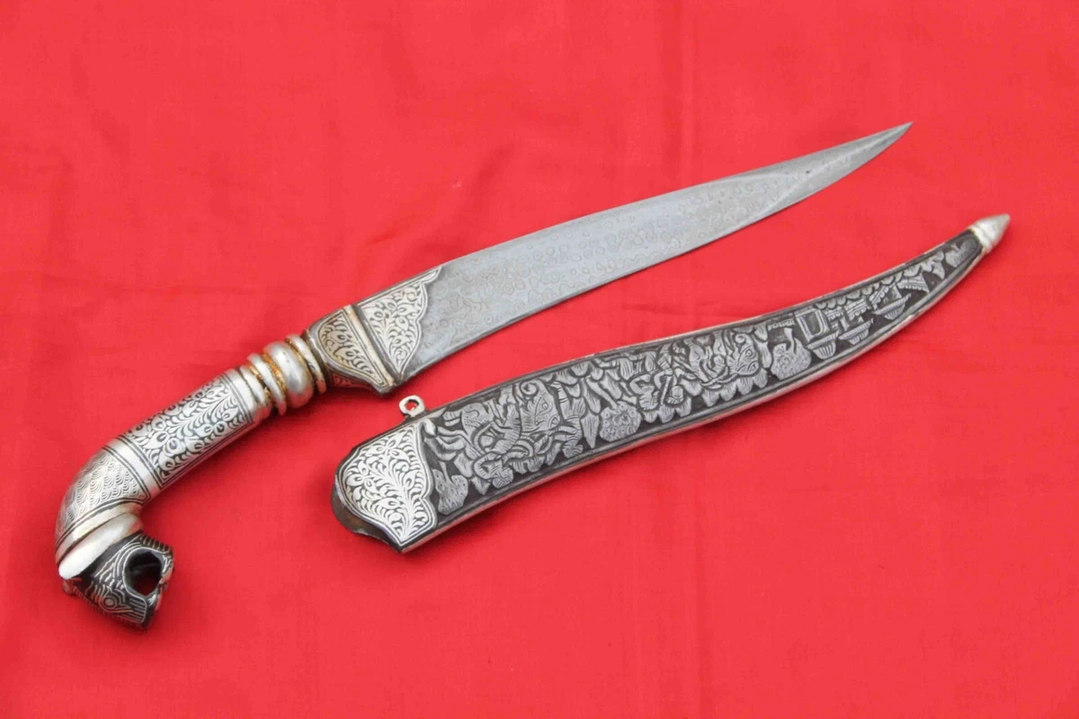 Inlaid Dagger Blade With Lion Hunt