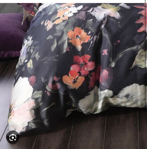 MM Linen Dita Queen Duvet Cover &Two Standard Shams. Brand New! - Picture 3 of 8