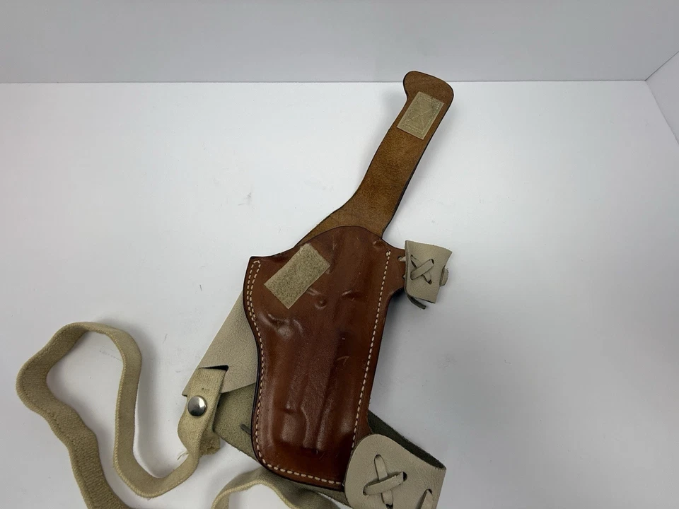 Safariland Leather Shoulder Holster S&W 9mm – Vintage Tan Adjustable - Image 3 of 4