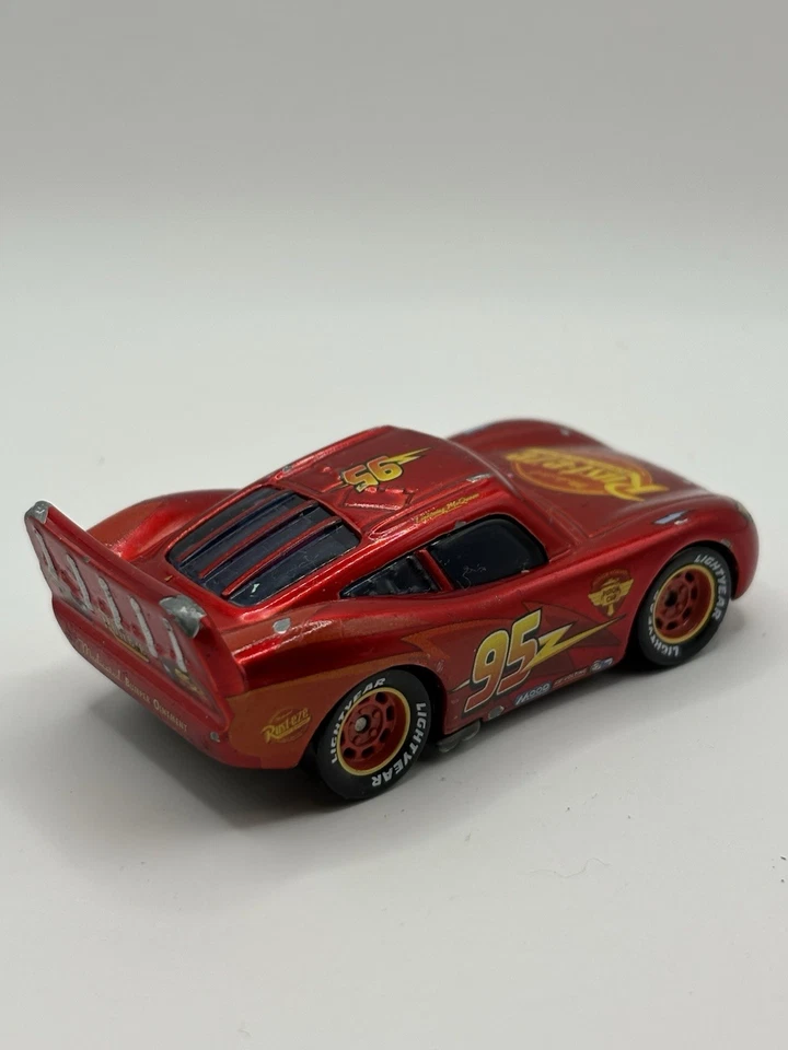 Б/У Disney Pixar Cars 2 DK Эксклюзивный Металлик Гудзон Шершень Молния Маккуин  - Изображение 4 из 4