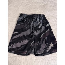 Adidas boys athletic short size 5 excellent condition