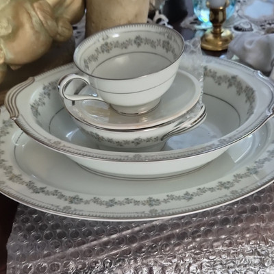 Noritake Norwood China Cup & Saucer Set White/Gray Floral Japan 6011
