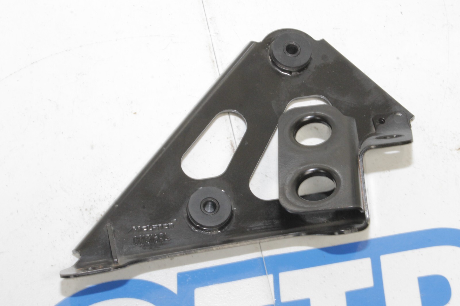 12-14 MCLAREN MP4-12C 12C OEM RH RIGHT ENGINE MOUNT BRACKET MOUNT 00131694 STOCK