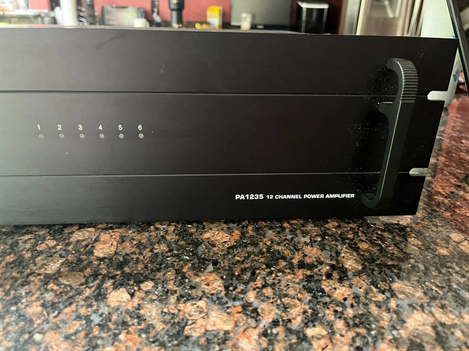 Amplificador de potencia IR Xantech PA1235 12 canales 35 vatios como nuevo 6 canales @ 80 vatios Foto 3 de 4