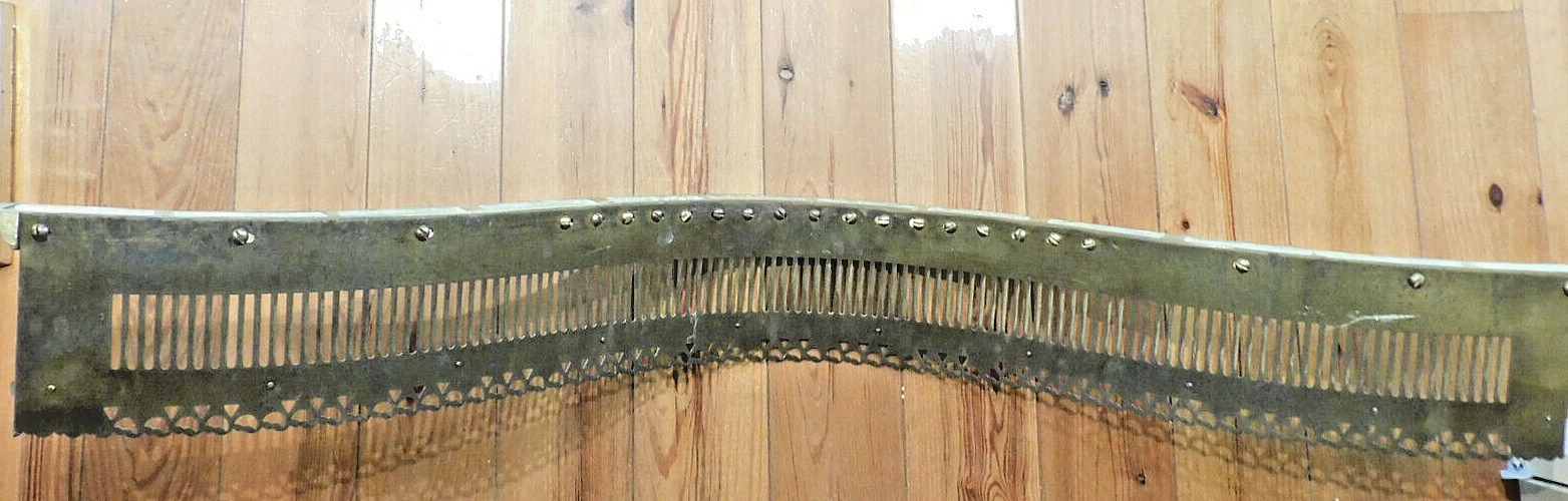 WILLIAMSBURG NEVER USED VIRGINIA METALCRAFTERS BRASS FIREPLACE FENDER