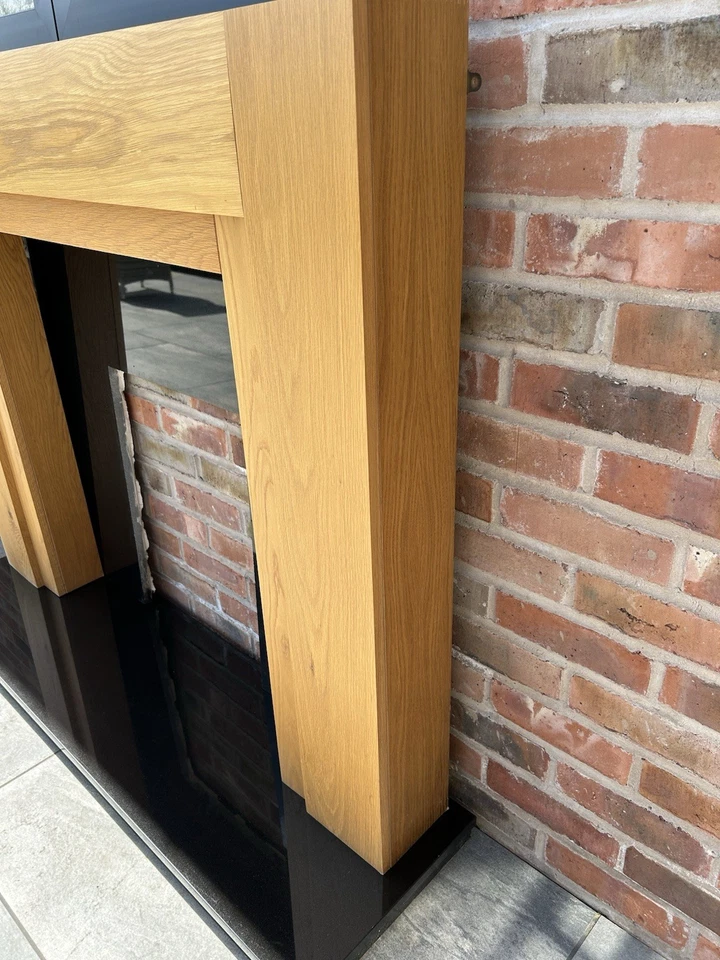 COMPLETE FIREPLACE - NATURAL OAK VENEER - BLACK MARBLE - COAL EFFECT GAS FIRE - Image 4 of 4
