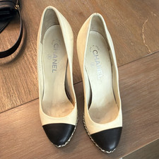 CHANEL Ivory/Black Cap Toe Leather Pump Heels CC Logo Slip-On Women 7.5