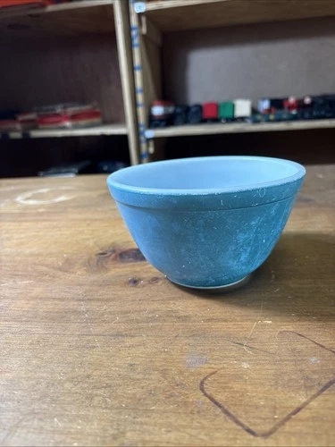 Vintage Pyrex Turquoise Primary Blue Mixing Nesting Bowl 401 USA 5.5 In W 3in T