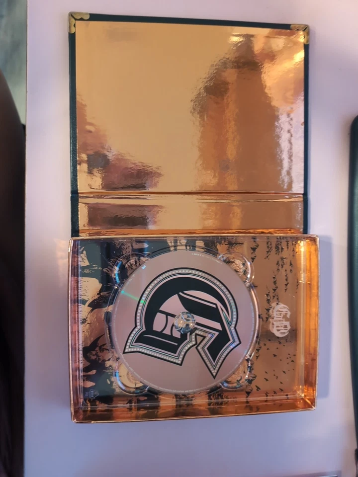 Out Of Print G-Dragon One A Kind Mini Album Photo Book 2012 - Imagem 2 de 4