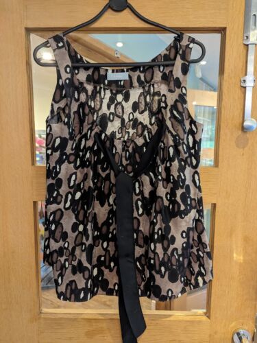 Farhi Sleeveless Top (10)