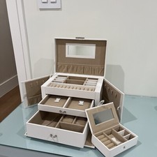 Songmics white Jewelry Box, EUC