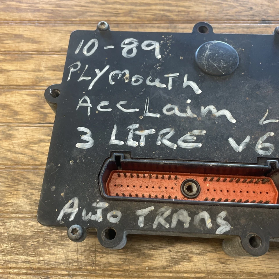 Módulo de control de transmisión Dodge Caravan Acclaim 90 Dayton 1989-1990 (3,0 L) Foto 3 de 4