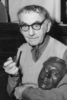 American painter and photographer Man Ray his Parisian apartment 1970 4x6 PHOTO