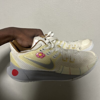 Kyrie 2 Low Sandy Cheeks 