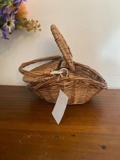 Vintage Small G&C double flapped top wicker basket with over the top handle.