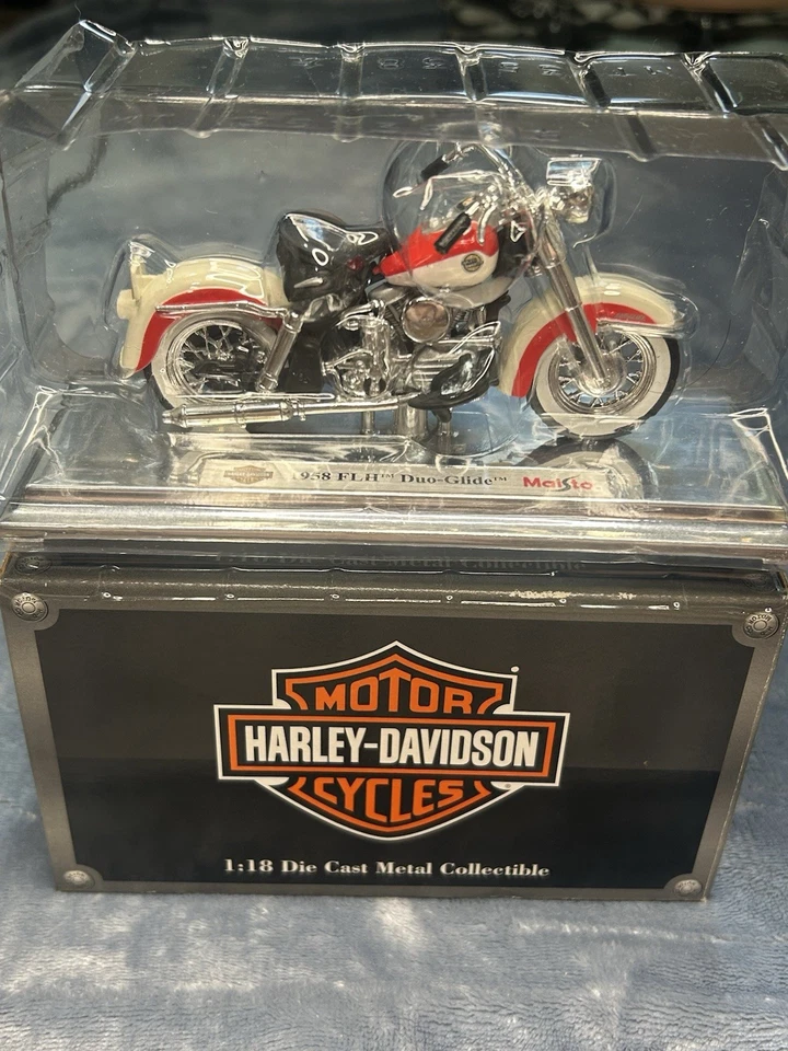 Bicicleta coleccionable Harley Davidson 1958 FLH Duo Glide Maisto 1:18 de metal fundido Foto 2 de 4