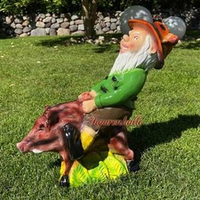 Gartenzwerg Zwerg lustig witzig Wildschwein Figur J&auml;ger Statue Gartenfigur Deko