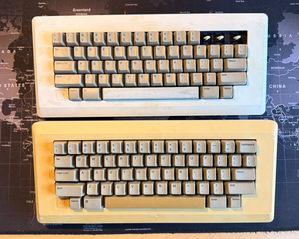 Conjunto de DOIS teclados e cabos Apple M0110 para Macintosh 128k 512k RARO vintage - Imagem 2 de 4