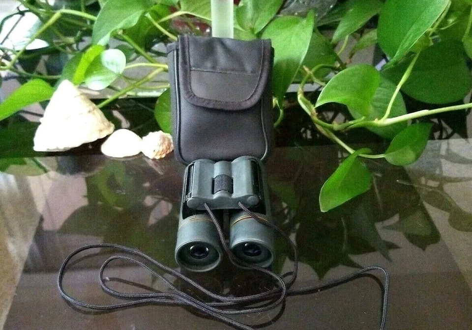 Sharper Image 8 X 21 DCF Field 7* Binoculars with Case & Belt Loop - Image 2 of 4