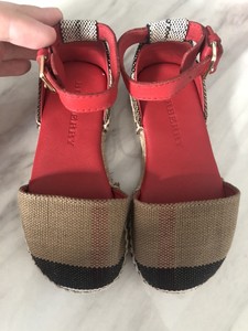 burberry kids sandals