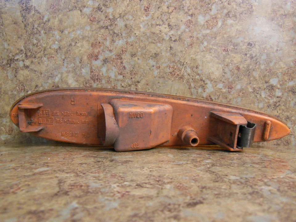 Luz marcadora lateral ámbar pasajero RF delantero derecho Nissan Máxima 2000-2003 Foto 3 de 3