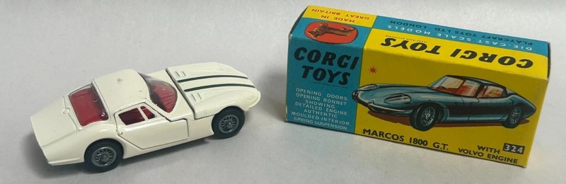 Corgi #324 Marcos 1800 GT Volvo Engine. Opening Bonnet & Doors, Chrome Engine.