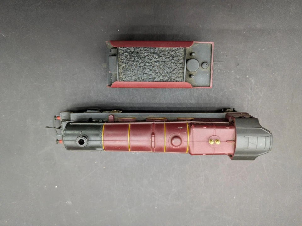 Triang Railways R50 4-6-2 LMS Maroon Princess Royal 8P 46200 very good - Image 3 of 4