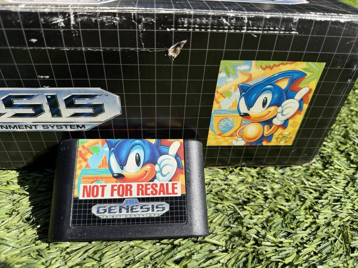 Sega Genesis Console Model 1601 Sonic The Hedgehog Bundle System
