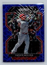 2022 Panini Prizm #175 Yadier Molina Blue Velocity Prizm