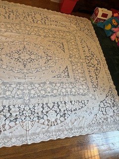 Heavy Quaker Lace White House Pattern 98” Long
