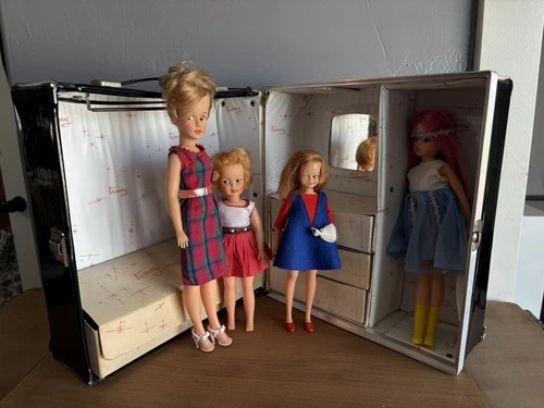 Vintage Ideal Tammy Family Lot Mom Pepper Dodi Sindy Trunk Carry Case Clothes