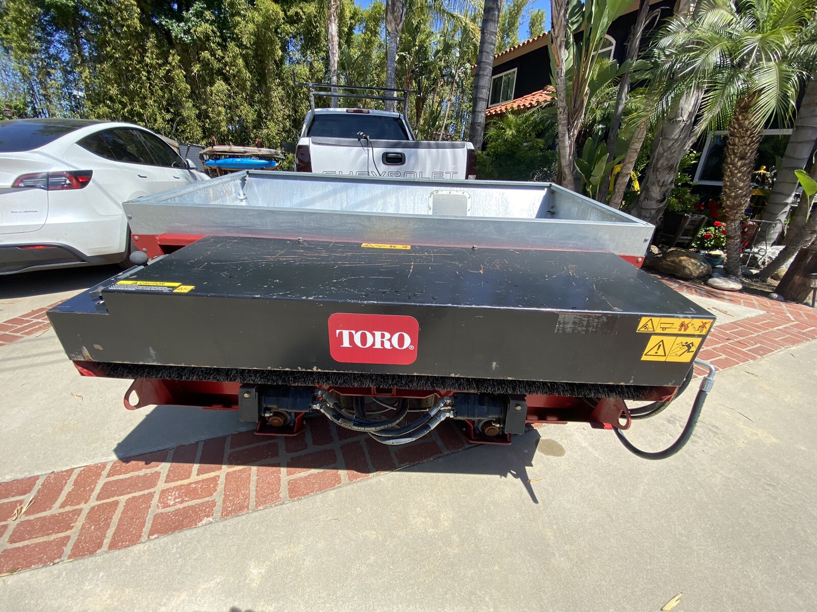 2018 Toro 2500 Top Dresser Self Contained Spreader with Remote