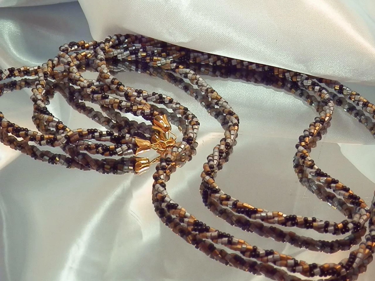 FABBBBB Vintage 80 s Twisted Seed Bead Necklace 581s0