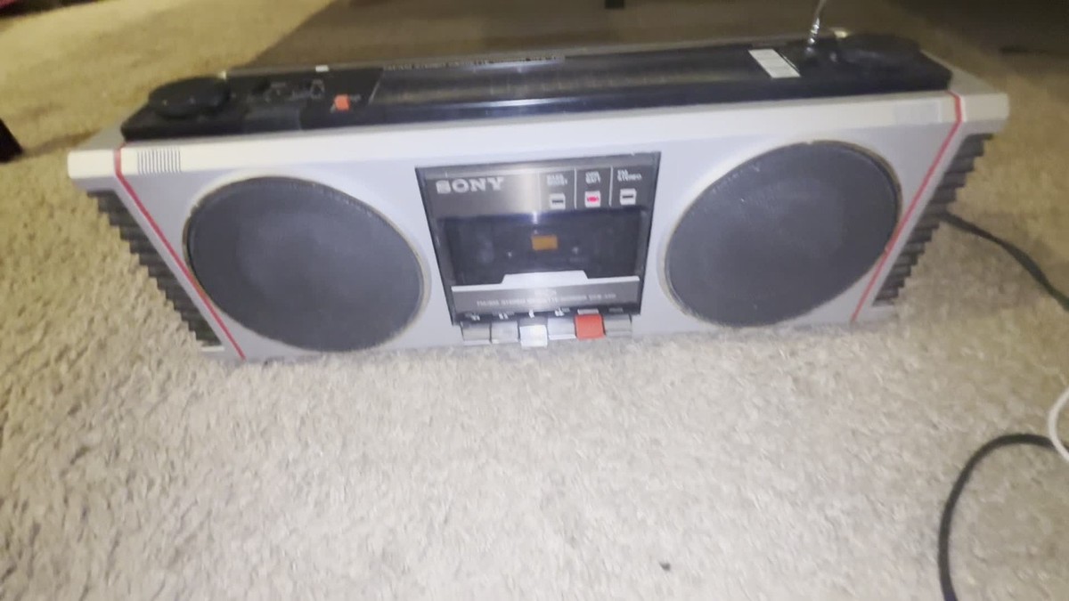 Sony CFS-450 Boombox Radio Cassette Super Woofer Bass Maintained