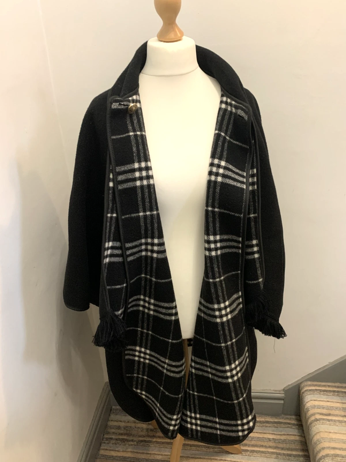 David Barry London Cape Poncho Wool Blend Reversible Black/White One Size
