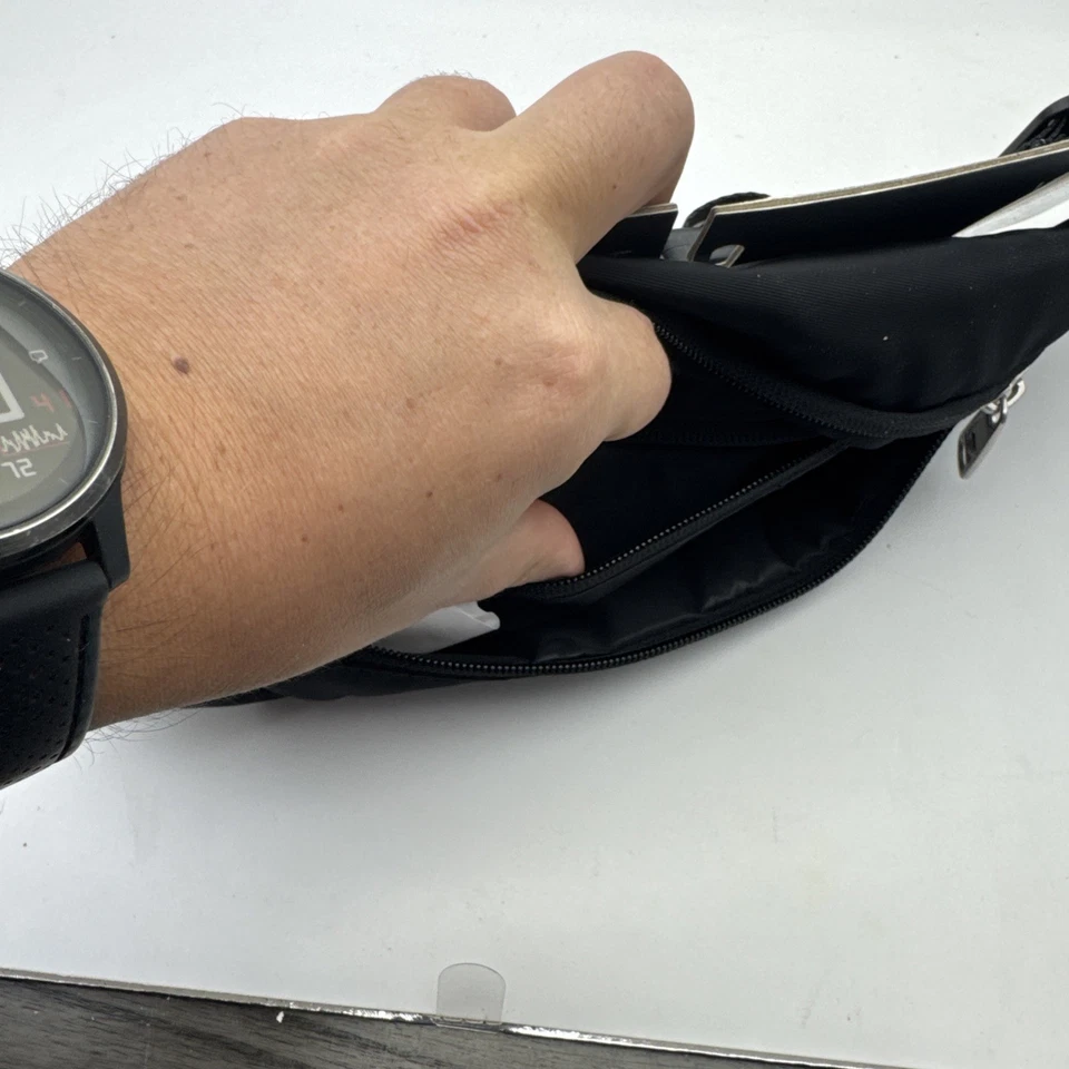 Skechers Velocity Waistpack Belt Bag Fanny Pack Black Adjustable NWT - Image 4 of 4