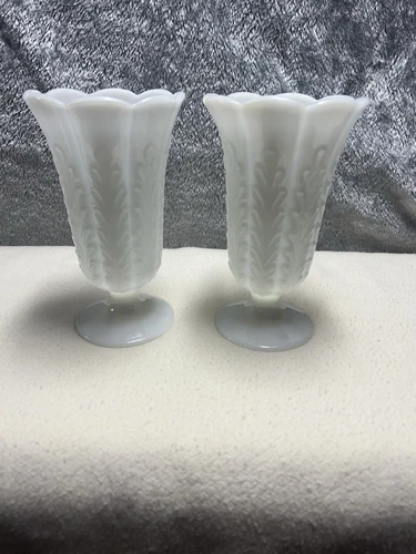 Vintage E.O.BRODY CO Large White Milk Glass Flower Fern Vase 9" M5200 Cleveland