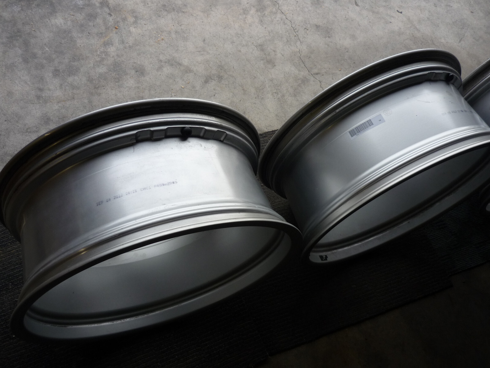 Ferrari 458 Italia, Spider - Front & Rear Wheel Set 20 Inch   P/N 282333-282332