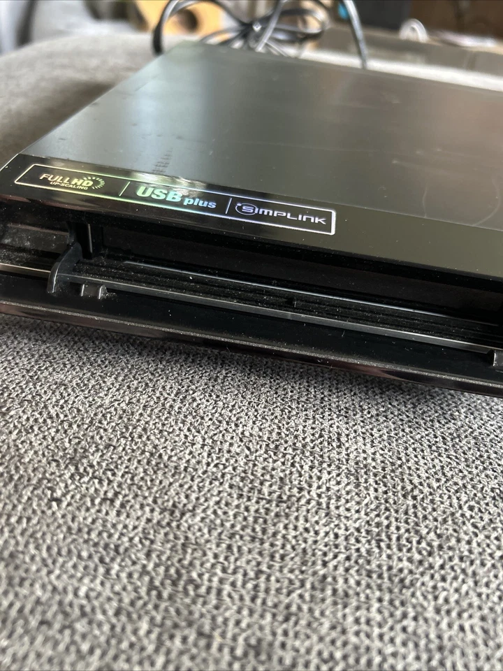 LG DVB-T HDD DVD Recorder RH399D - Image 4 of 4