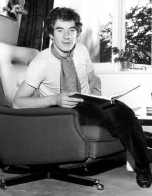 Ian McKellen photographed at his flat in West London 1st Octob- 1969 Old Photo 2