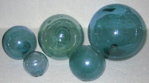 VINTAGE GLASS FISHING FLOATS 5 PC @ 2.5-6.25" GREEN TONES THREE DIFFERENT MARKS