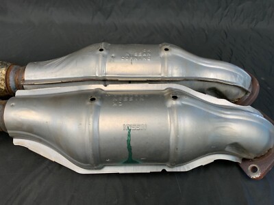 2009-2017 Nissan Gt-r R35 Exhaust Muffler Midpipe OEM 20300 Jf00a
