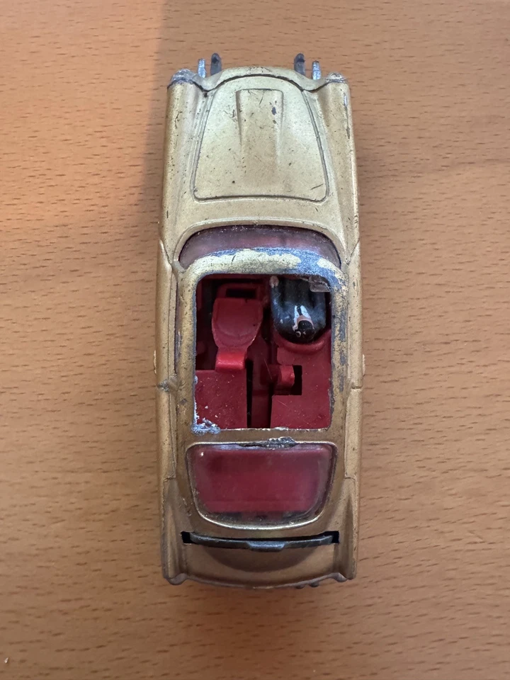 Corgi Toys 261 James Bond Aston Martin DB5 1st Issue. Gold. - Image 2 of 4