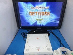 US Sega Dreamcast Console in Box 2 controllers VMU memory card games bundle