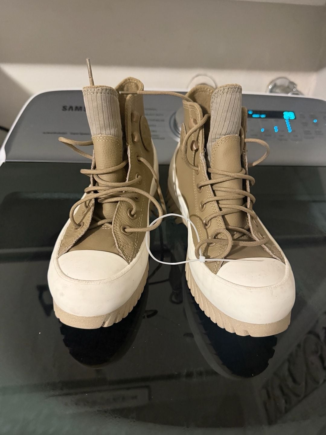 Converse Chuck Taylor All Star Lugged Women's 5.5 - image 2