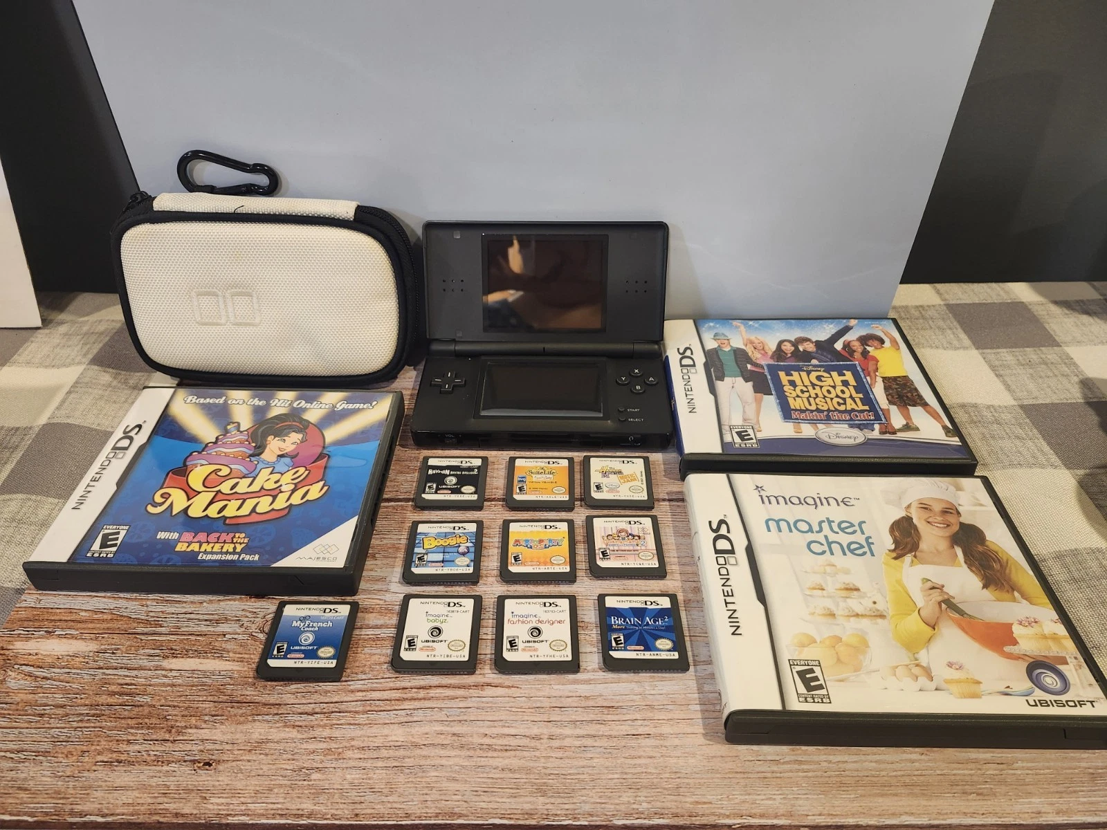 Exc~NINTENDO DS LITE~Bundle~13 Games~Case~Stylus~Charger~Cake Mania~Mario~USG001